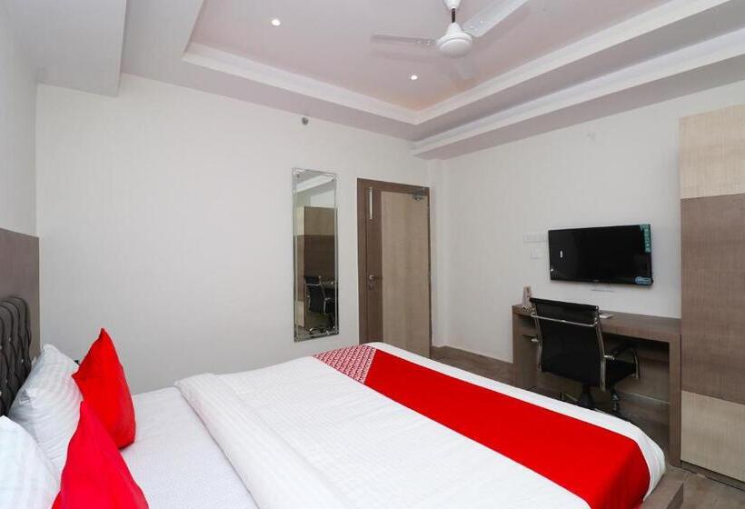 Трехместный Номер Классика, Capital O 22194 Hotel Triveni Sangam