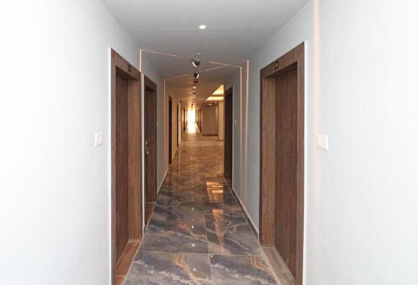 Трехместный Номер Классика, Capital O 22194 Hotel Triveni Sangam