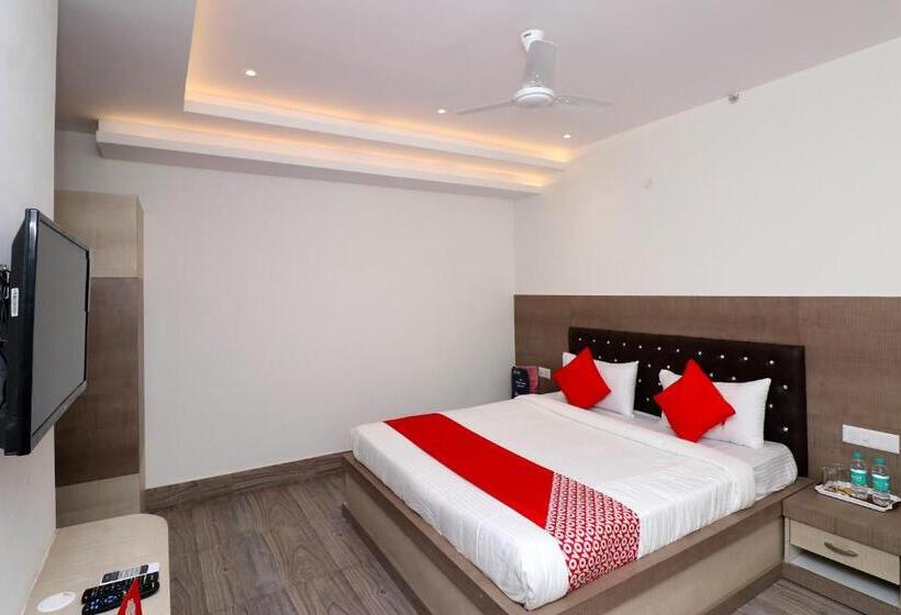 Трехместный Номер Классика, Capital O 22194 Hotel Triveni Sangam