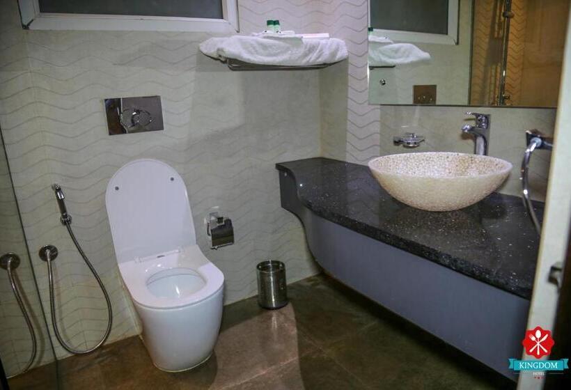 高级大房间, Kingdom