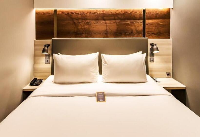 Deluxe Szoba, Stanley Wahid Hasyim Jakarta