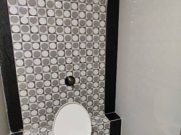 חדר אקזקיוטיב, Pride Biznotel The Maison Anand