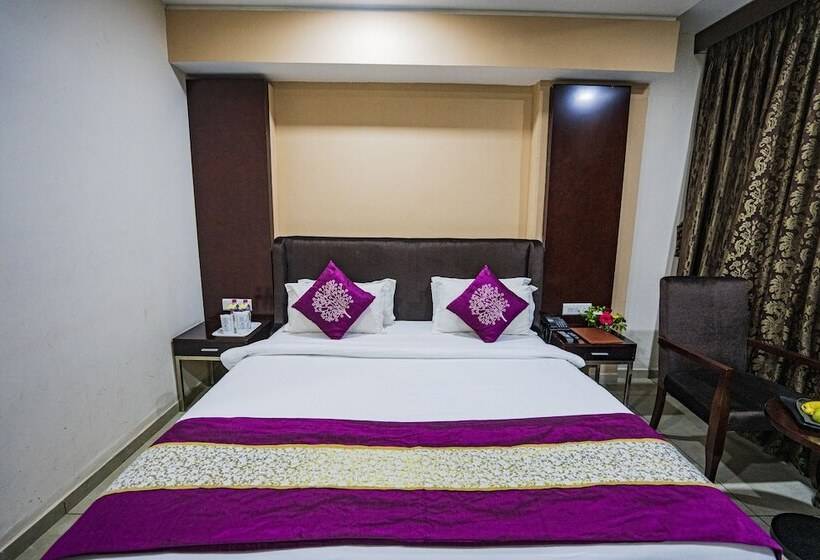 חדר אקזקיוטיב, Pride Biznotel The Maison Anand