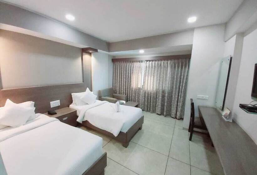 חדר אקזקיוטיב, Pride Biznotel The Maison Anand