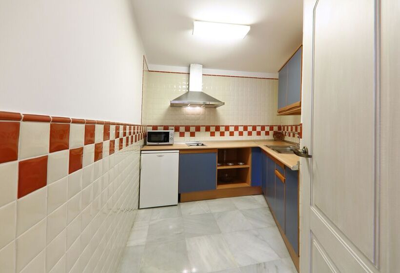 إستوديو قياسى, Iberostar Waves Malaga Playa