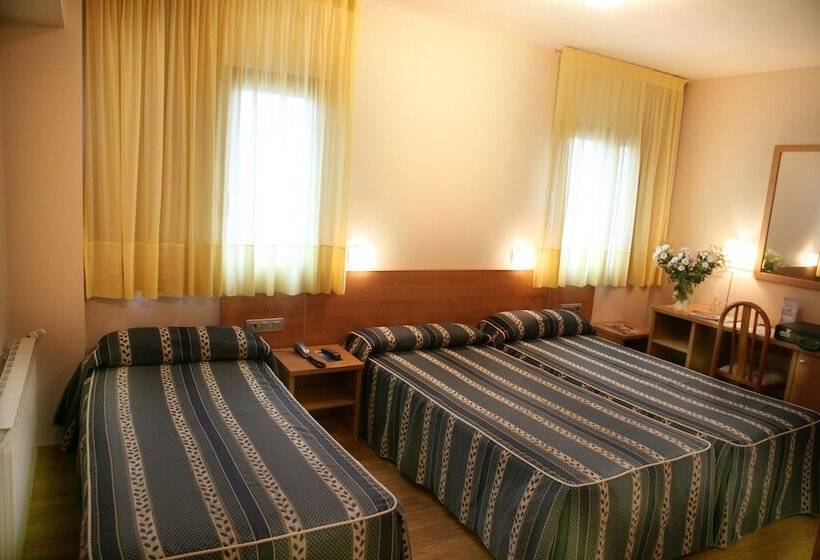 חדר סטנדרט לשלושה, Las Anclas