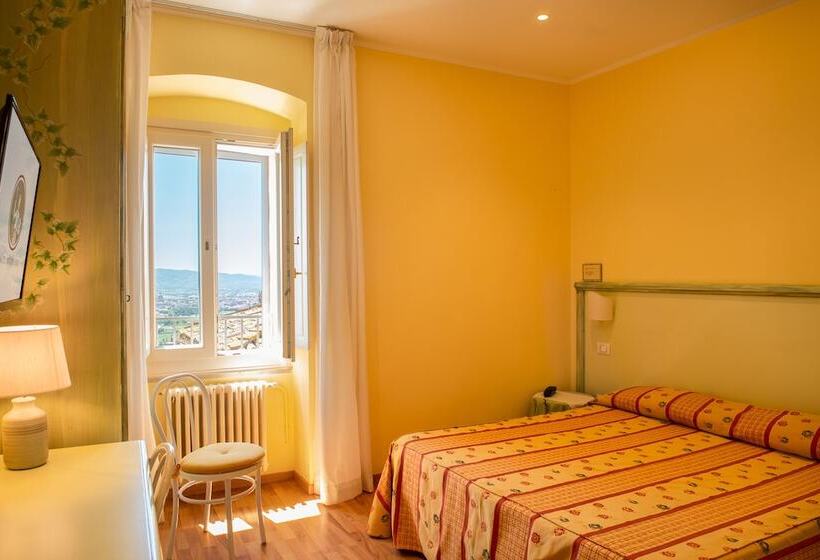 غرفة قياسية رباعية, Minerva