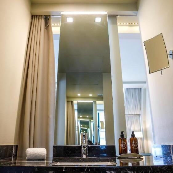 Номер Стандарт Вид на Город, Miro