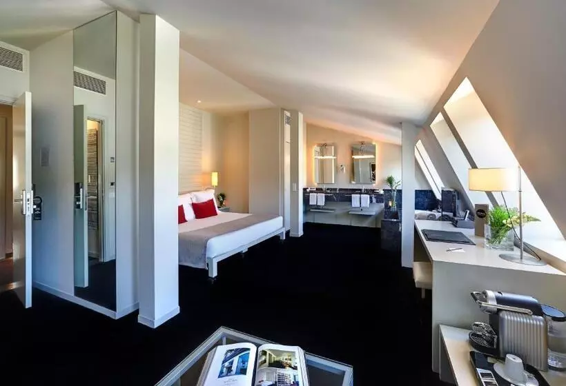 Suite Master, Miro