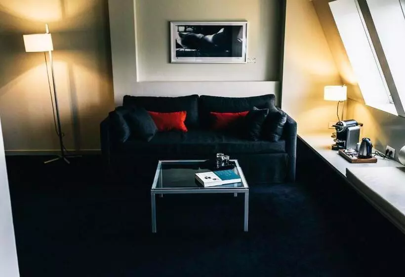 Suite Master, Miro