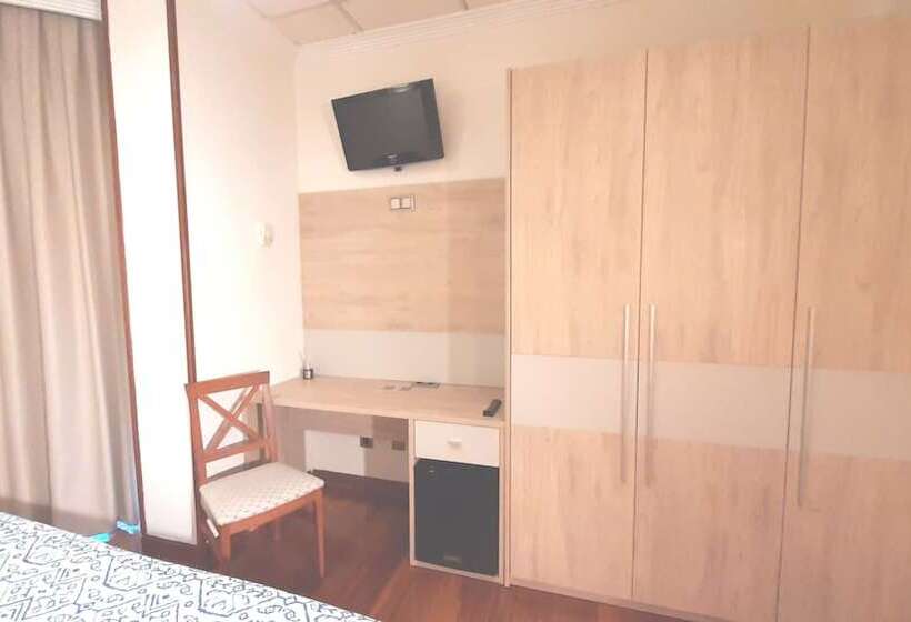 חדר סופריור, Nueva Plaza