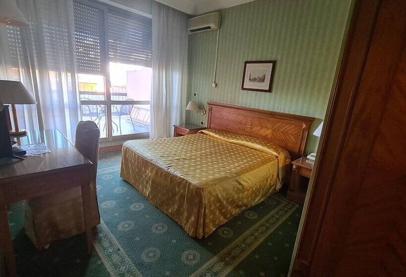 חדר סטנדרט, Parco Tirreno