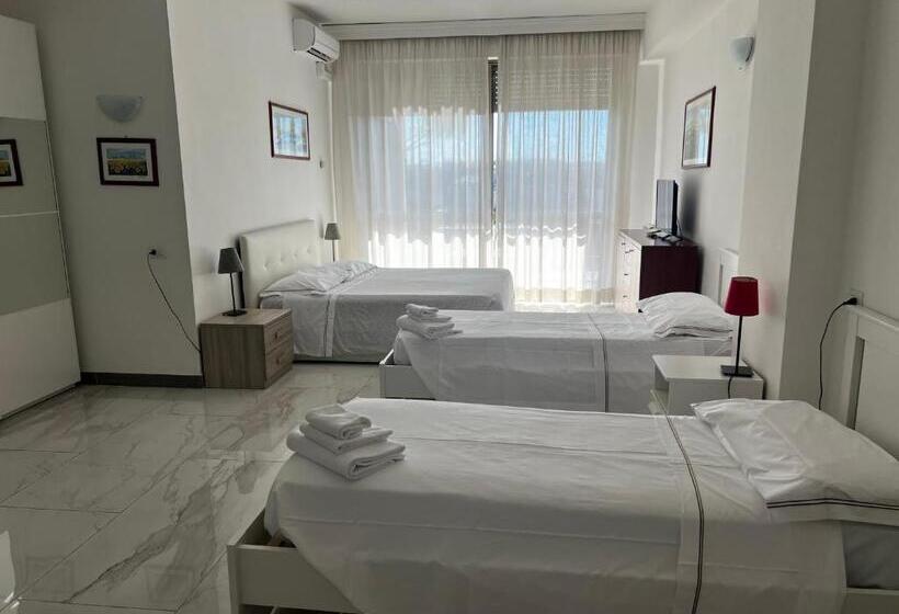 חדר דלוקס לארבעה, Parco Tirreno