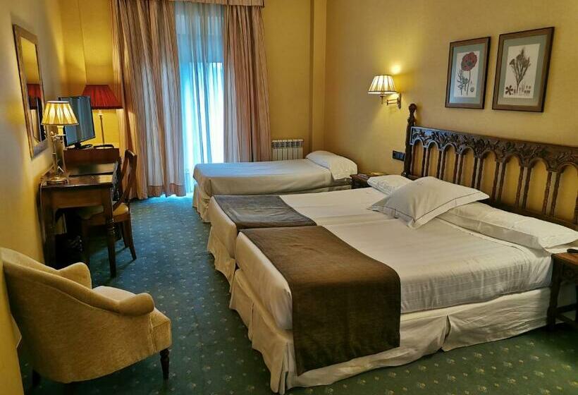 スタンダードトリプルルーム, Ele Puente Romano de Salamanca