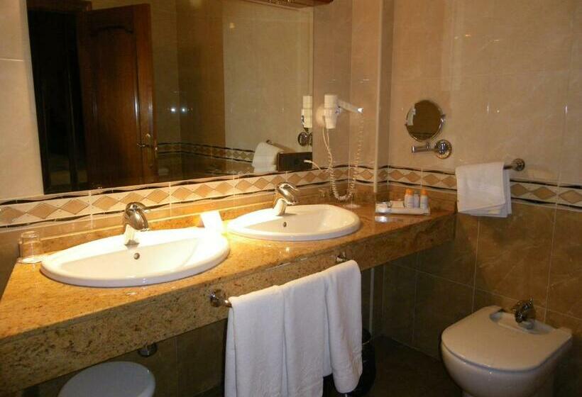 スタンダードトリプルルーム, Ele Puente Romano de Salamanca