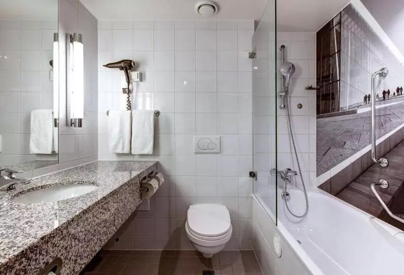 اتاق سوپریور با چشم‌انداز, Radisson Blu Airport Hotel, Oslo Gardermoen