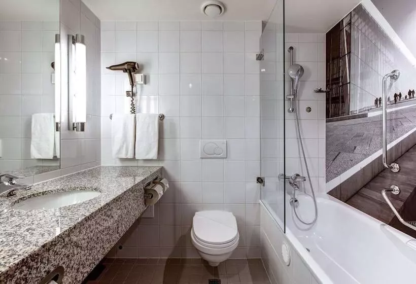 اتاق سوپریور با چشم‌انداز, Radisson Blu Airport Hotel, Oslo Gardermoen