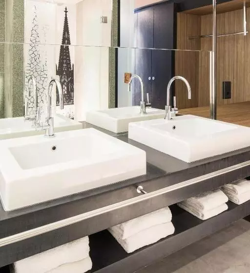 庭の見えるジュニアスイート, Radisson Blu Hotel Köln