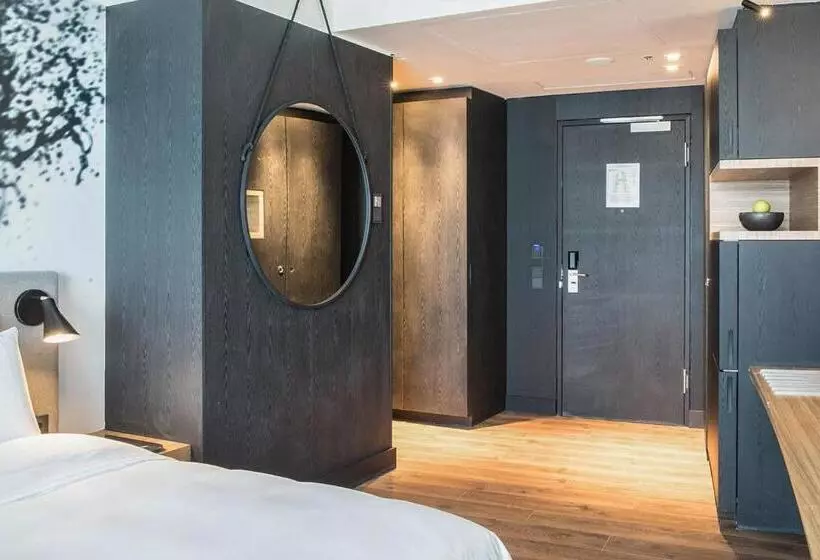 庭の見えるジュニアスイート, Radisson Blu Hotel Köln