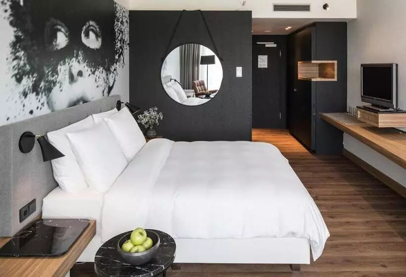 庭の見えるジュニアスイート, Radisson Blu Hotel Köln