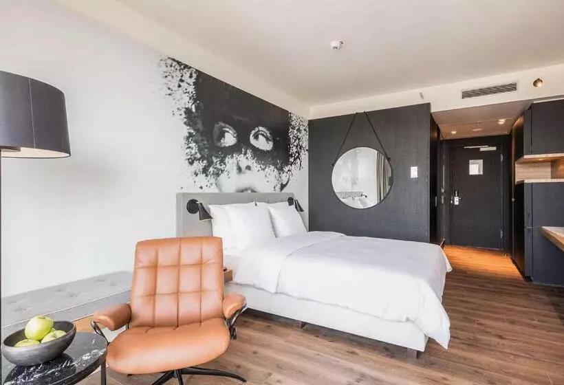 庭の見えるジュニアスイート, Radisson Blu Hotel Köln