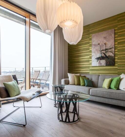 جناح مزوَّد بشرفة, Radisson Blu Hotel Köln