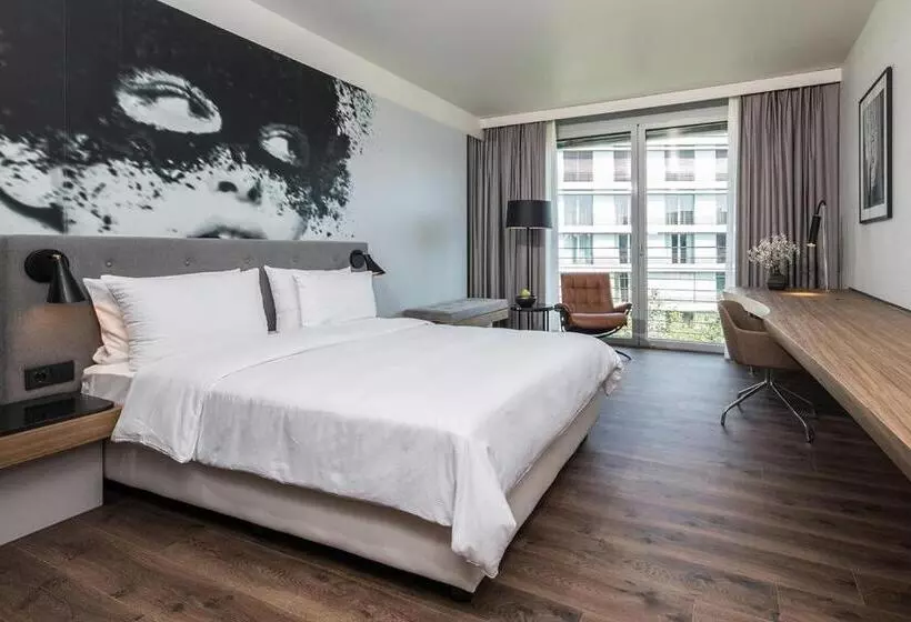 ガーデンビュースーペリアールーム, Radisson Blu Hotel Köln