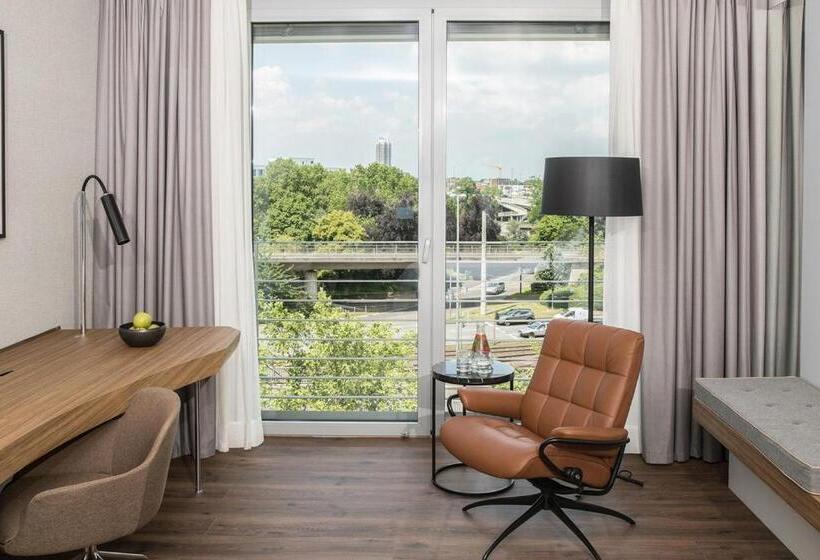 غرفة بريميوم مطلة على المدينة, Radisson Blu Hotel Köln