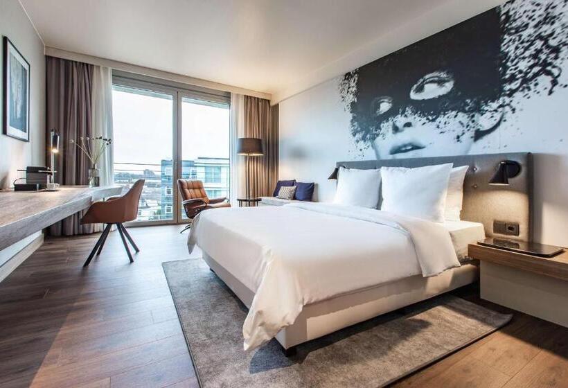 غرفة بريميوم مطلة على المدينة, Radisson Blu Hotel Köln