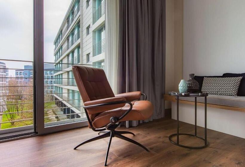 غرفة بريميوم مطلة على الحديقة, Radisson Blu Hotel Köln