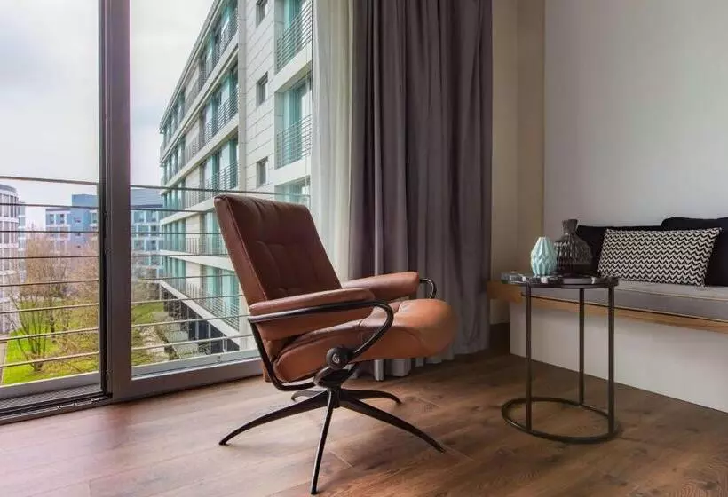 庭の見えるプレミアムルーム, Radisson Blu Hotel Köln