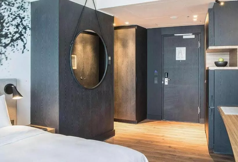 庭の見えるジュニアスイート, Radisson Blu Hotel Köln