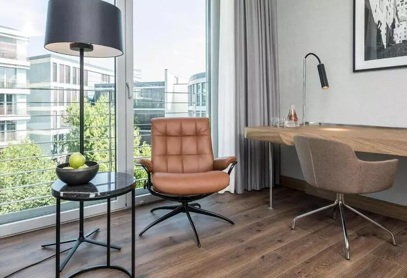 ガーデンビュースーペリアールーム, Radisson Blu Hotel Köln