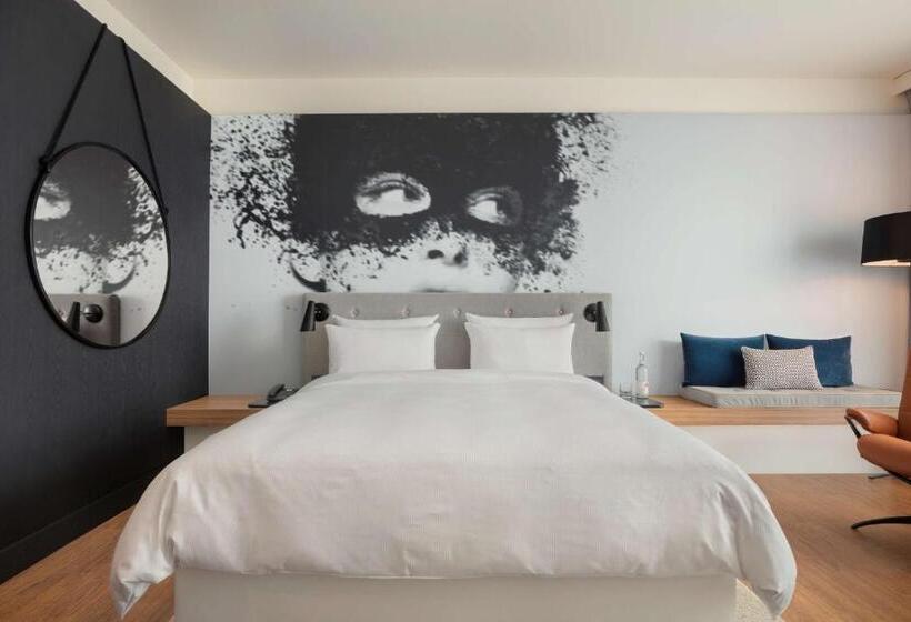 غرفة بريميوم مطلة على المدينة, Radisson Blu Hotel Köln