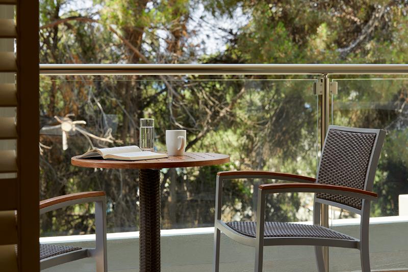 بانگلوی استاندارد, Amus Hotel & Spa
