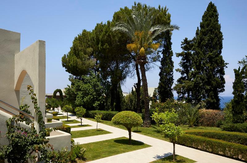 スタンダードバンガロー, Amus Hotel & Spa