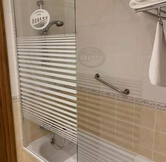 Standard Kolmen Hengen Huone, Rivera Del Duero