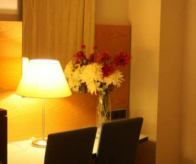 اتاق استاندارد, Rober Palas