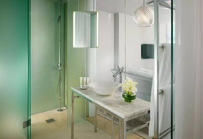 اتاق سوپریور, Sanderson London