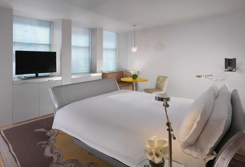 חדר סופריור, Sanderson London