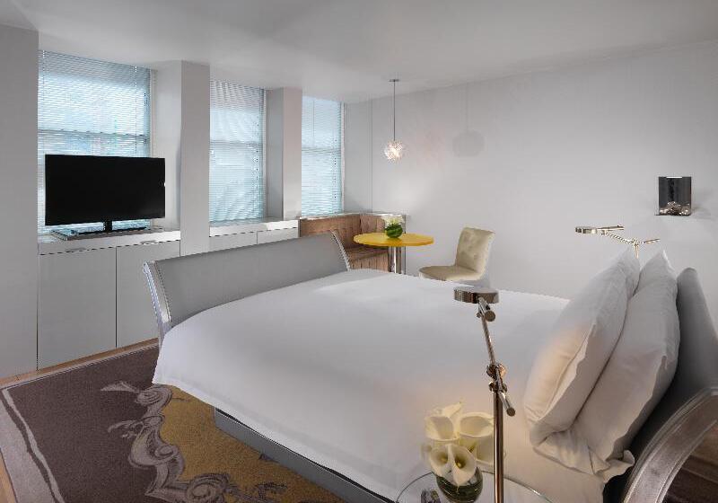 חדר סופריור, Sanderson London