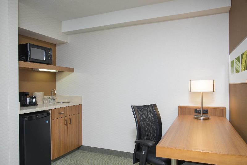 带大床的标准工作室, Springhill Suites By Marriott Peoria