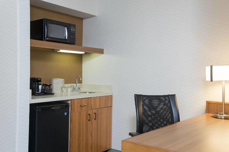 带大床的标准工作室, Springhill Suites By Marriott Peoria