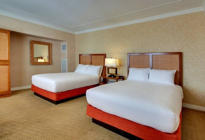 带2个双人床的标准工作室, Tropicana Las Vegas  A Doubletree By Hilton