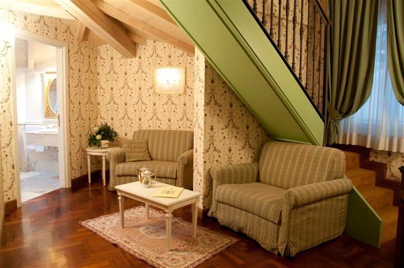 سوییت جونیور, Unahotels One Catania