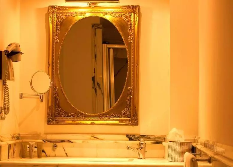 سوییت, Unahotels One Catania