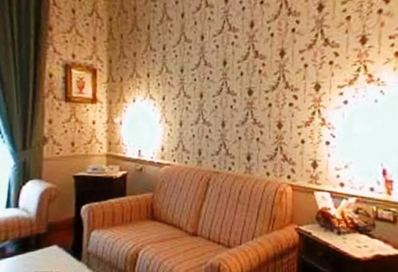 سوییت, Unahotels One Catania