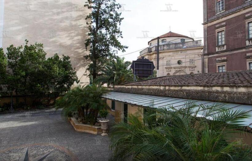 اتاق استاندارد چهار تخته, Unahotels One Catania