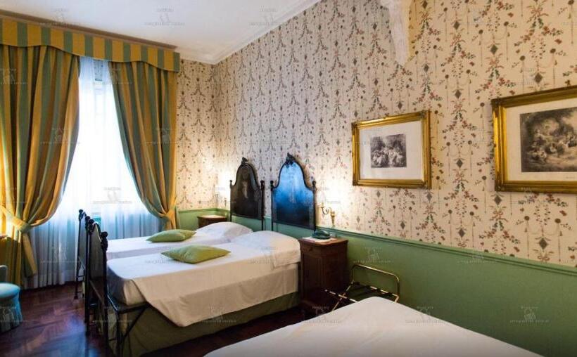 غرفة قياسية رباعية, Unahotels One Catania