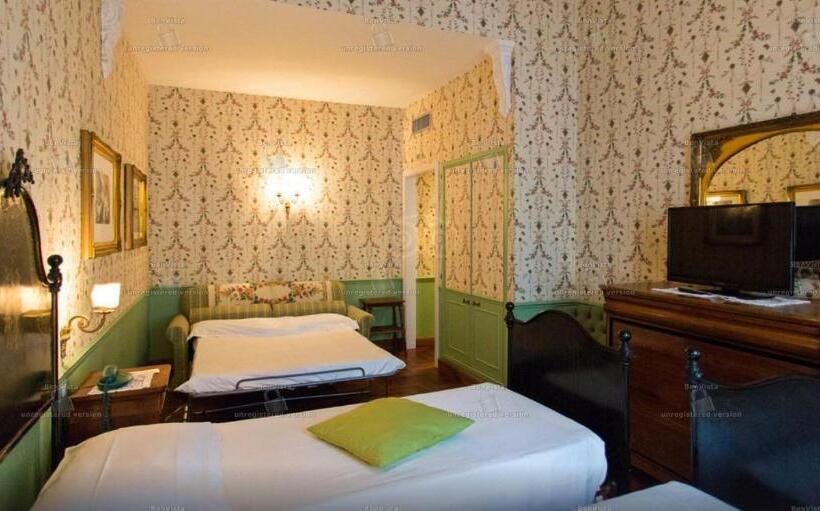 غرفة قياسية رباعية, Unahotels One Catania